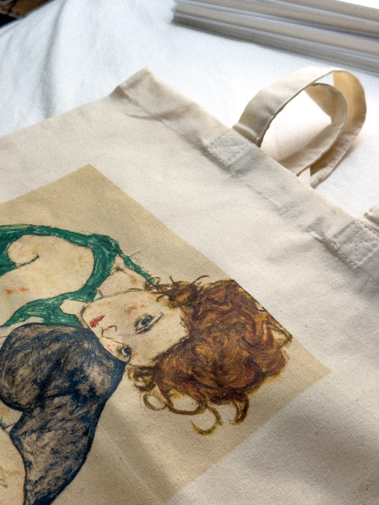 Plátěná taška Schiele - Sedící žena s pokrčenými koleny